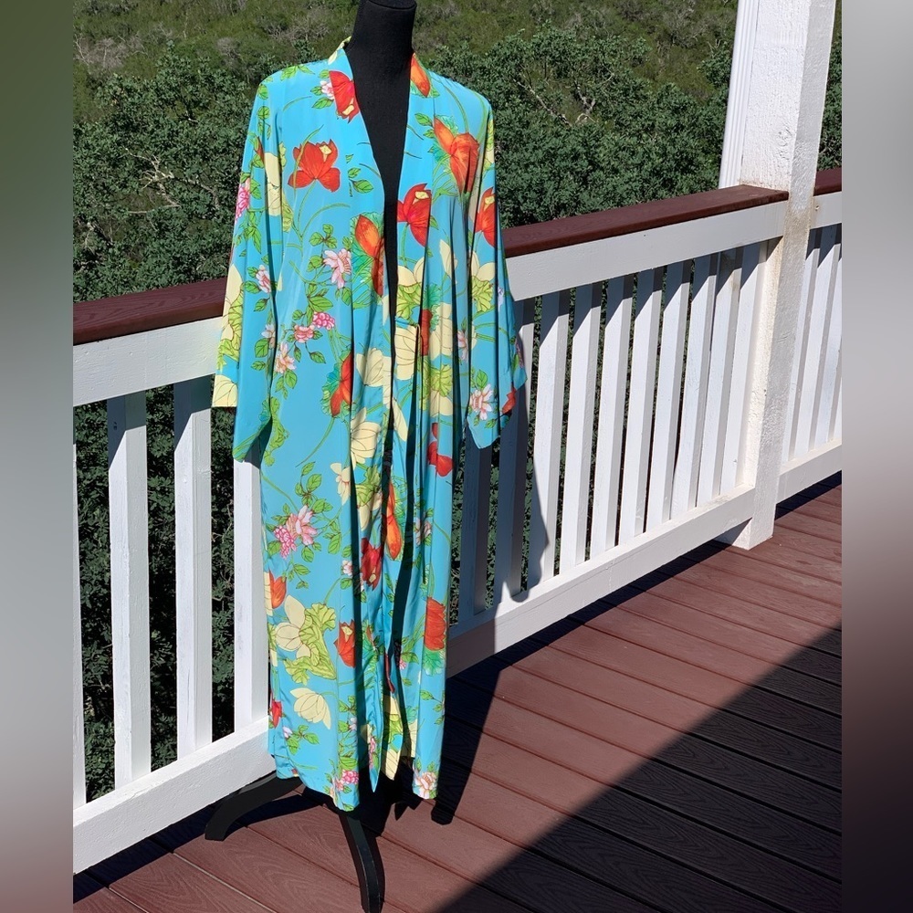 Notations Blue Floral Robe - Picture 2 of 10